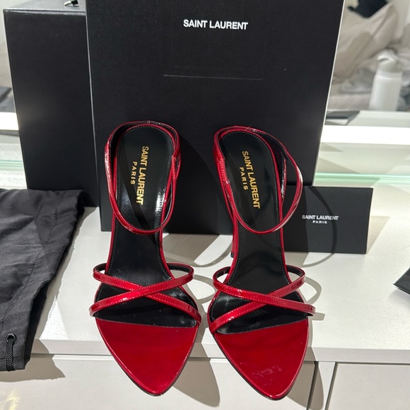 Saint Laurent Gippy pointed heel in Tibet red. - Picture 1 of 7